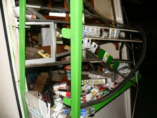 У Запоріжжі Toyota знесла кіоск і зупинку. ФОТО